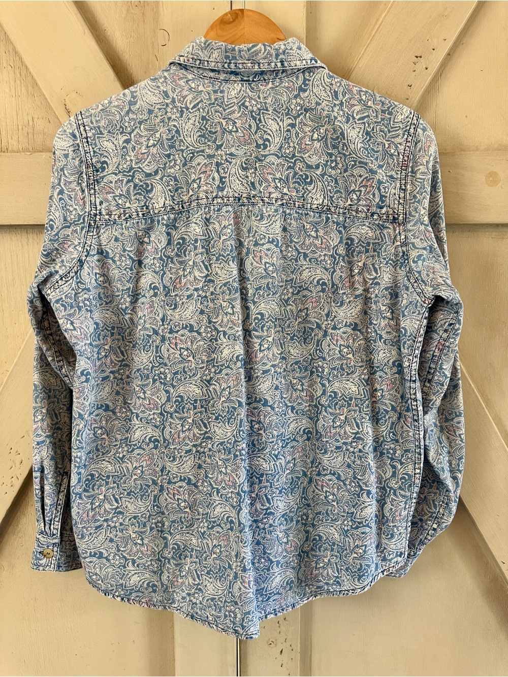 Liz Claiborne Paisley Denim Shirt Button Front Blue Cotton Women’s M Vintage - Picture 5 of 6